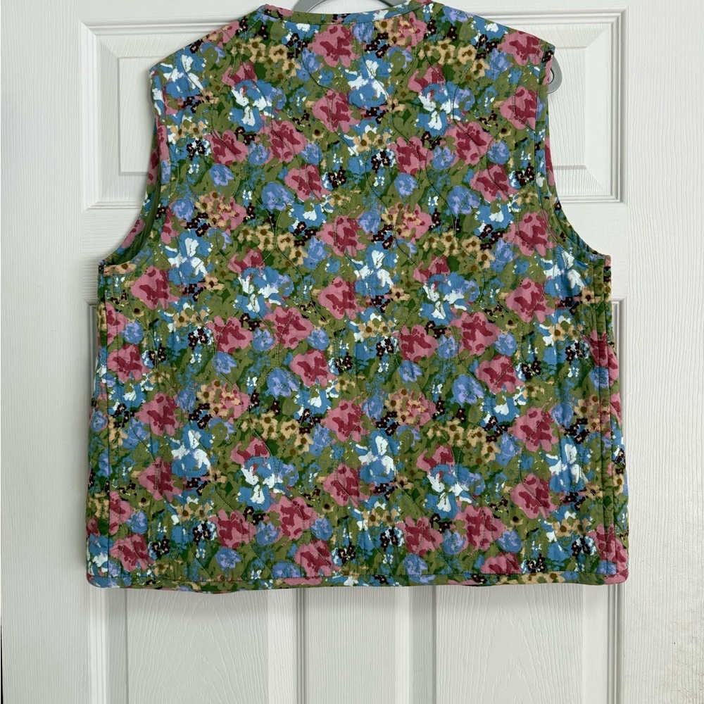 Floral Quilted Vest in Olive, Pink & Blue - Picture 3 of 4